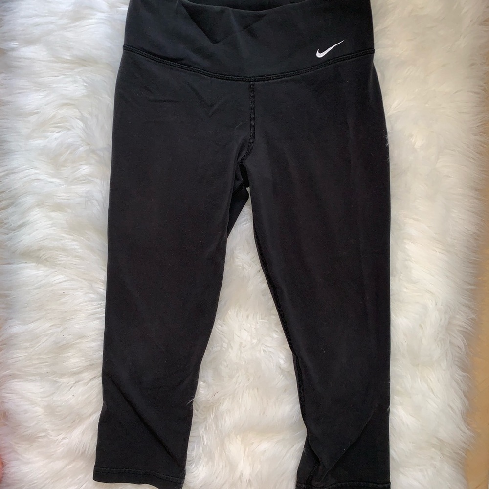 Nike Cut-Off Leggings